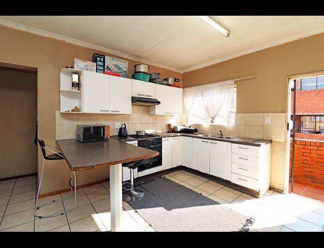 2 BEDROOM APARTMENT FOR SALE IN WELTEVREDEN PARK